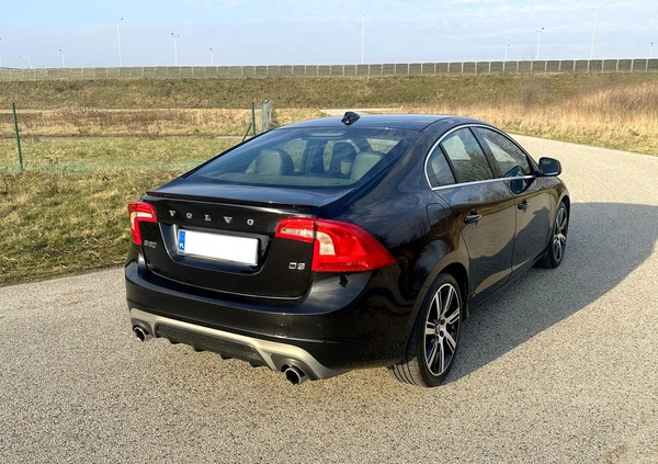 Volvo S60 cena 49999 przebieg: 138000, rok produkcji 2015 z Kraków małe 67